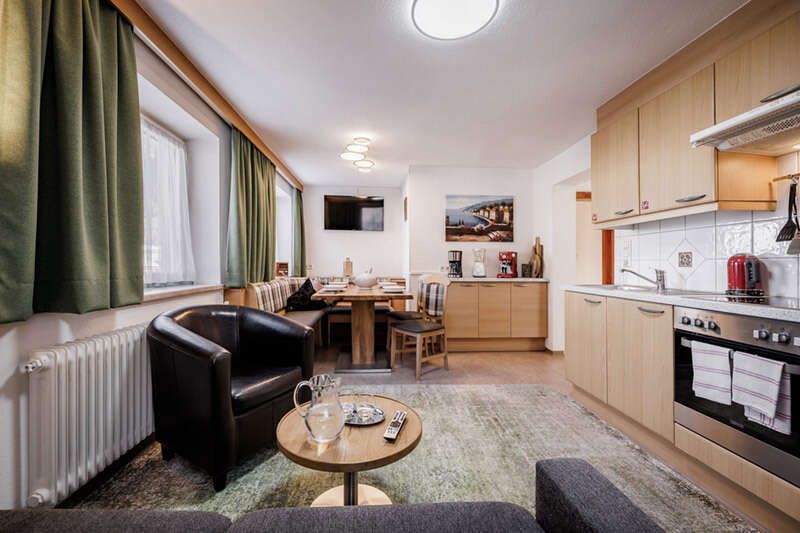 Ferienwohnung mit Küche und Wohn-Essbereich im Gästehaus Alon